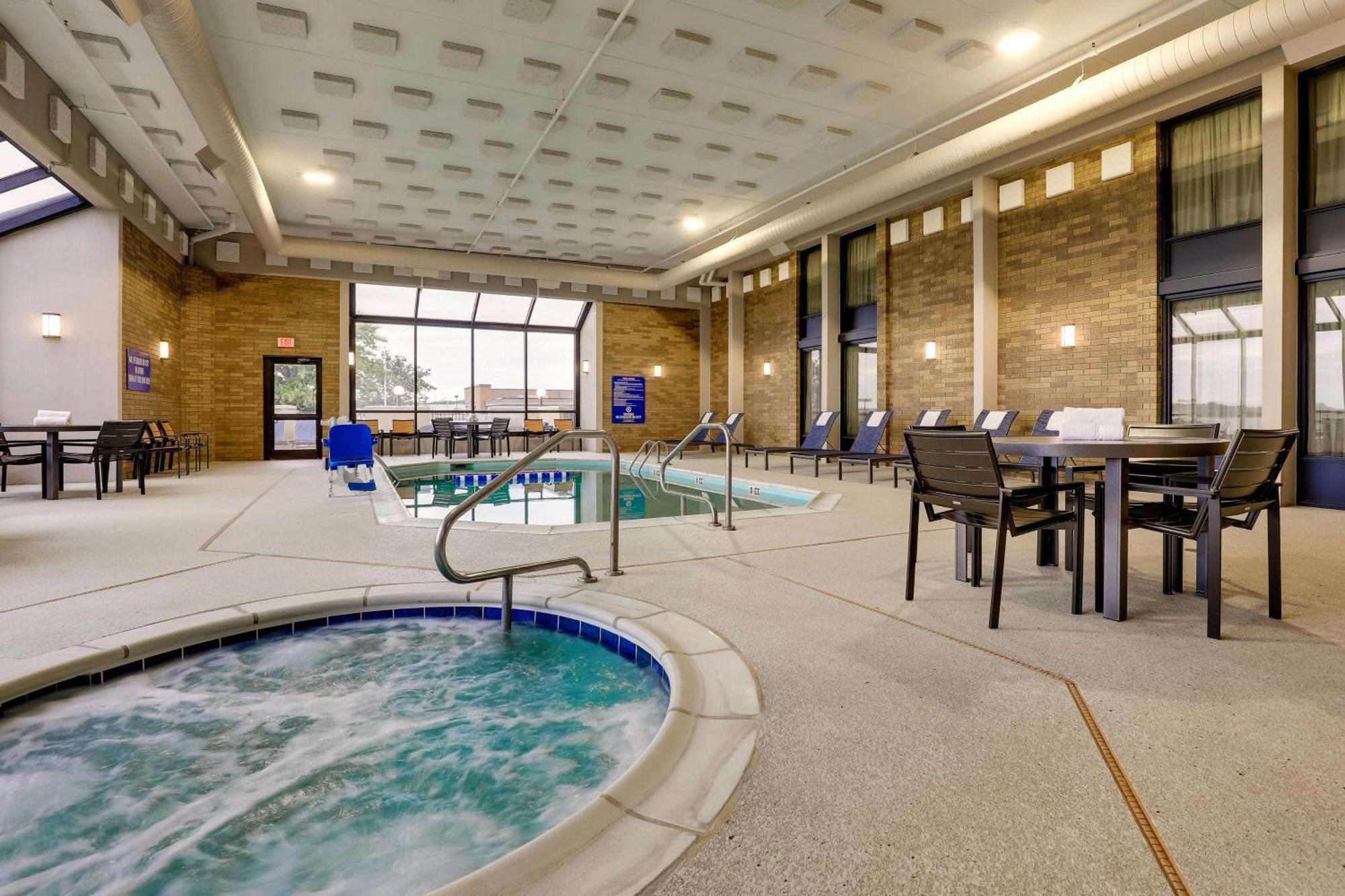 Drury Inn & Suites Кейп-Жирардо Экстерьер фото